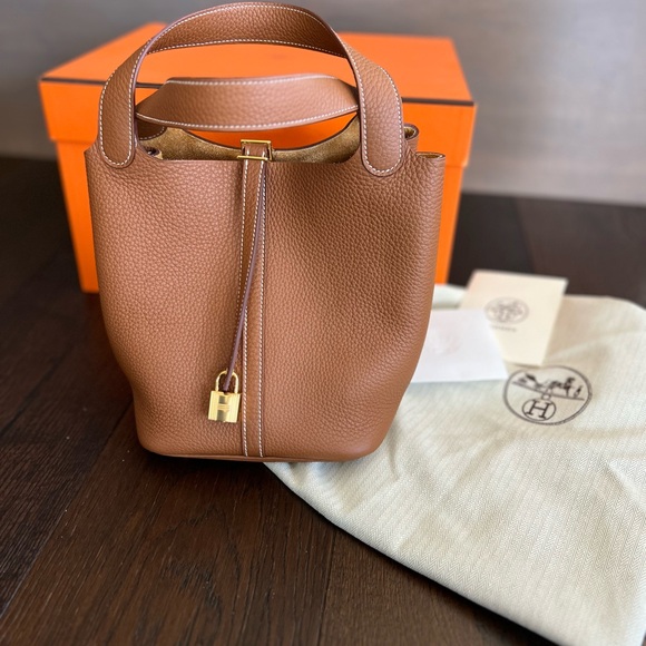 HERMES Picotin Lock 22 - Gold on Gold - 2023 - Picture 4 of 8